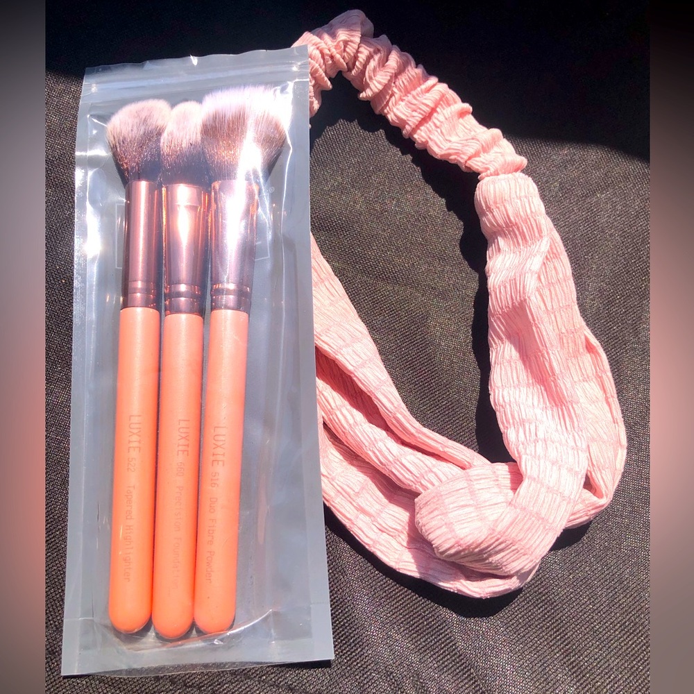 ✨FREE- Givey‼️Luxie Make Up Brushes❣️ & Headband💝
